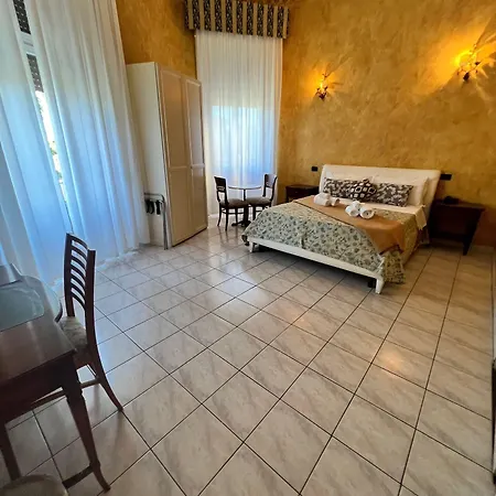 Lungomare Hotel 3*