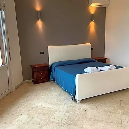 Lungomare Otel 3*